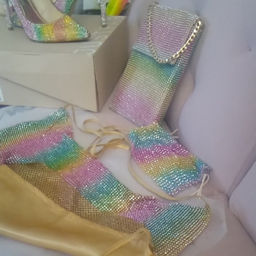 Multicolor Chain Detail Halter Top - Picture 3 of 7